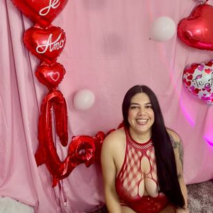 Model - dreabusty latin