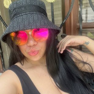 Model - dreabusty hairypussy