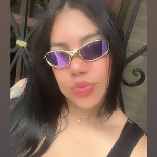 Model - dreabusty hugepussy