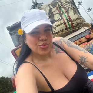 Model - dreabusty hairy