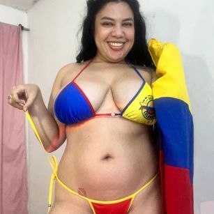 Model - dreabusty latin