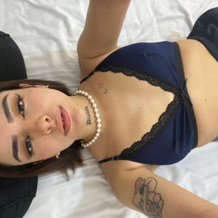 Model - LittleMadie mamada