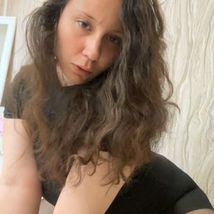 Model - AishaRouhi feet