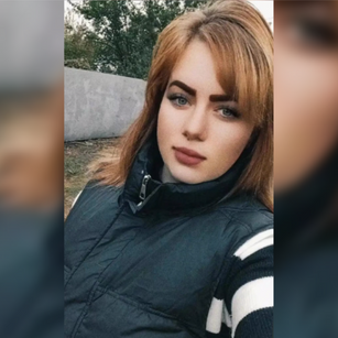 Model - Strawberry blond