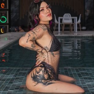 Model - Annie Hunters squirt