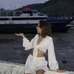 Model - Lina Siren pantyhose