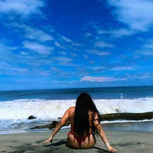 Model - Arianita Stone dirty