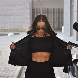 Model - Sonja_stripperRay schoolgirl