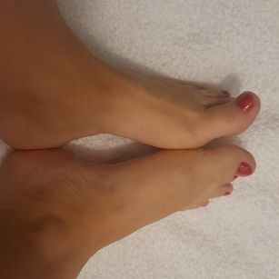 Model - ElizabethRaegan Blonde