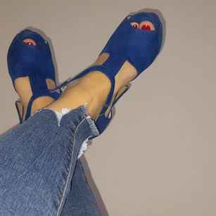 Model - ElizabethRaegan toys