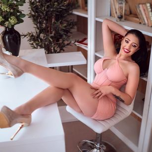 Model - Clara Girl Cum