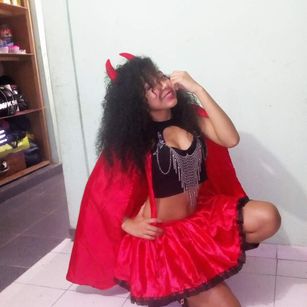 Model - paola torrez twerk