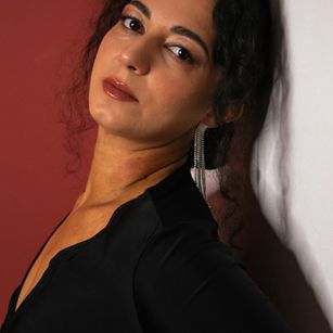 Model - Linda mature