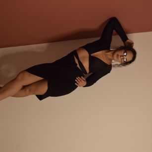 Model - Linda mature