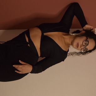 Model - Linda mature