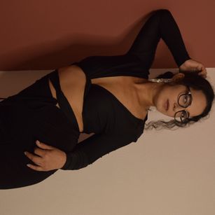 Model - Linda mature