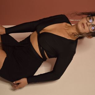 Model - Linda mature