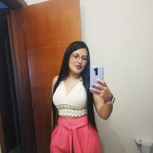 Model - Nathalia masturbar