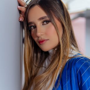 Model - Nina Galloways teen