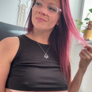 Model - MeolodyRoseUK Feet