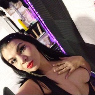 Model - Sexy Janne deepthroat