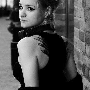 Model - Tera piercing