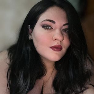 Model - OlyaFire fetish