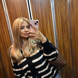 Model - Amberseyes Joi