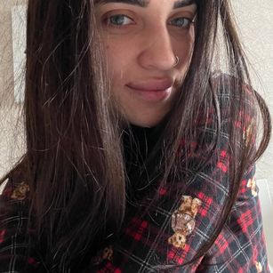 Model - AlexLiz dominant