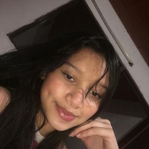 Model - Selena Noir finger