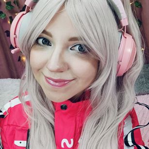 Model - Cosplay Girl bigass