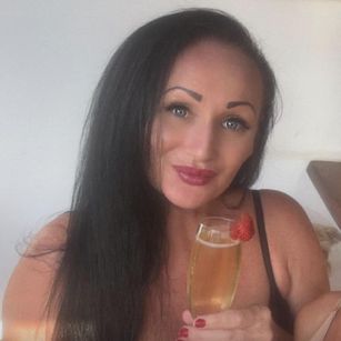 Model - LEXXIE Dominatrix