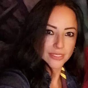 Model - LUNA DULCE masturbation