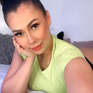 Model - Lori Bauer squirt