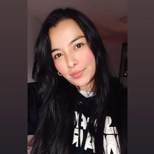 Model - Iris Moira pantyhose