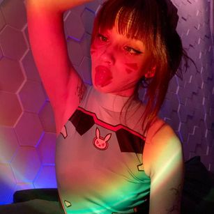 Model - Sofi striptease