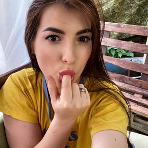 Model - miss_tasy dildo