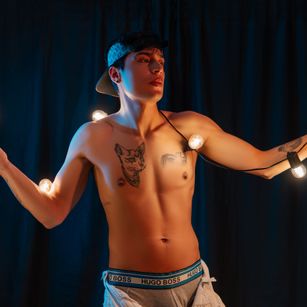 Model - MikeStonne humiliation