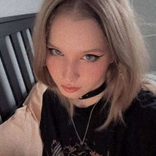 Model - EvaStevs feet