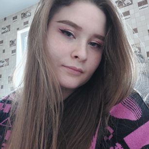 Model - Sophie Lee cum