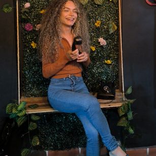 Model - Claudia Rivera latina