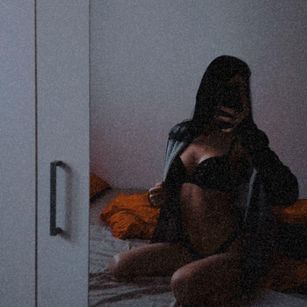 Model - Lana Mayer slim