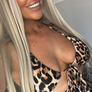 Model - Sexy Sienna Sissys