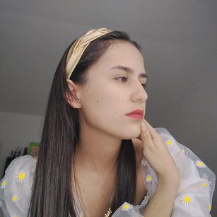 Model - VALEN MODEL doggystyle