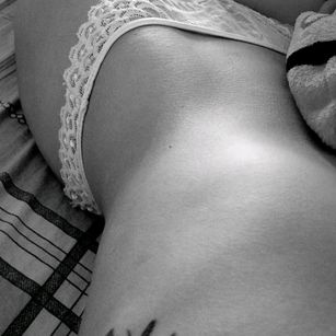 Model - VALEN MODEL ass