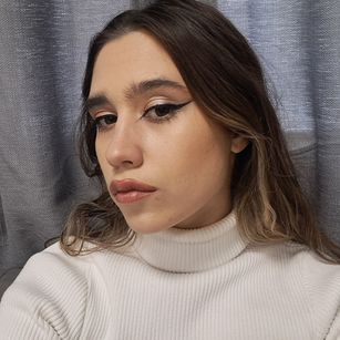 Model - Lillian skinny