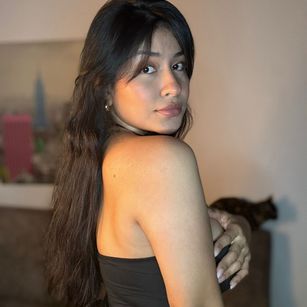 Model - Mia Saenz mistress