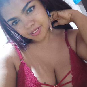 Model - Naomi Vixen squirt