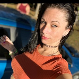 Model - Tori humiliation