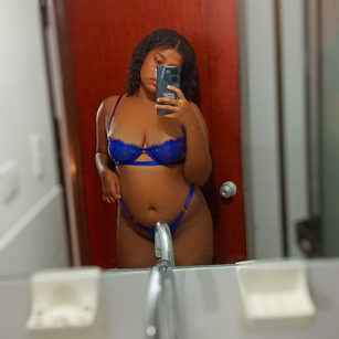 Model - sarah kingstone bigboobs